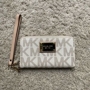 Michael Kors wristlet